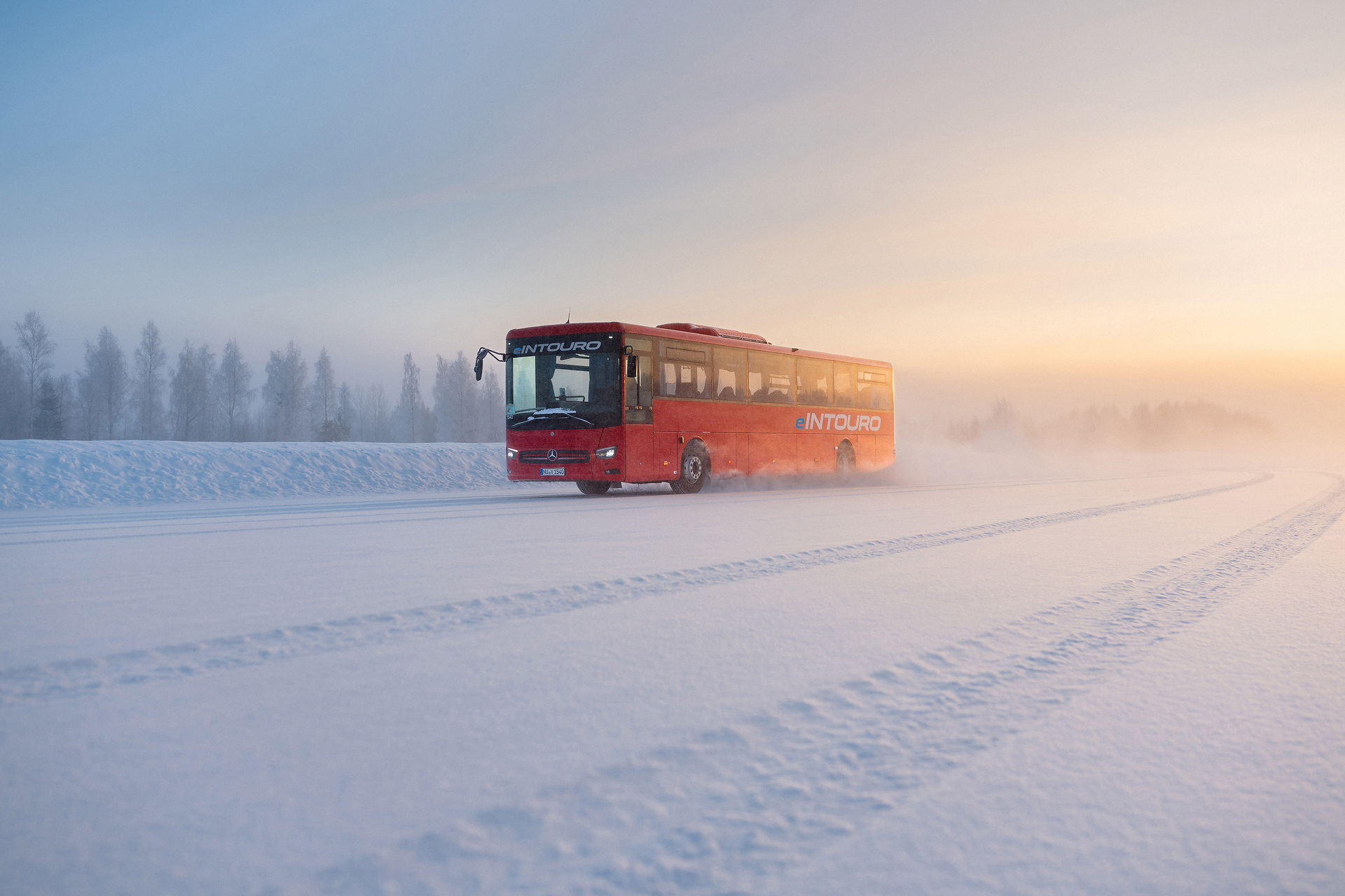 The new eIntouro successfully defies cold, ice and snow: Daimler Buses tests electric intercity bus in Finland