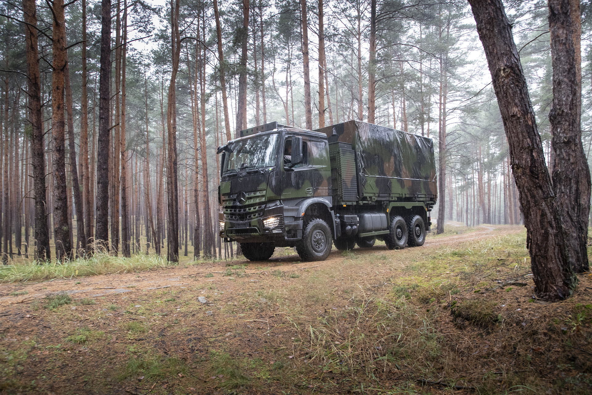 Mercedes-Benz Arocs 6x6 Mercedes-Benz Arocs as a military logistics vehicle for BwFuhrparkService GmbH