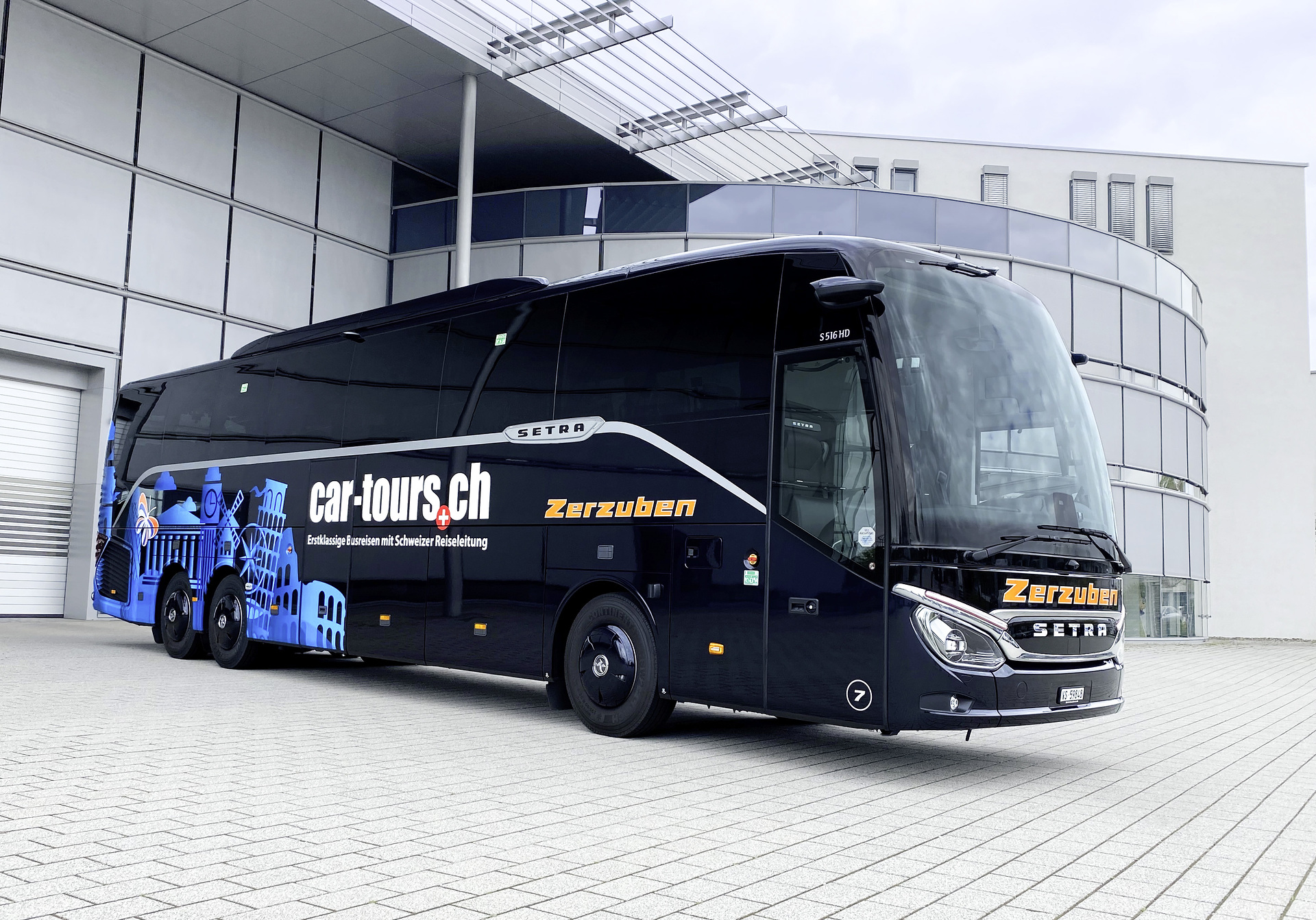 The S 516 HD from the Setra ComfortClass is one of four new vehicles for the Swiss company Zerzuben Touristik. Swiss customers opt for Setra