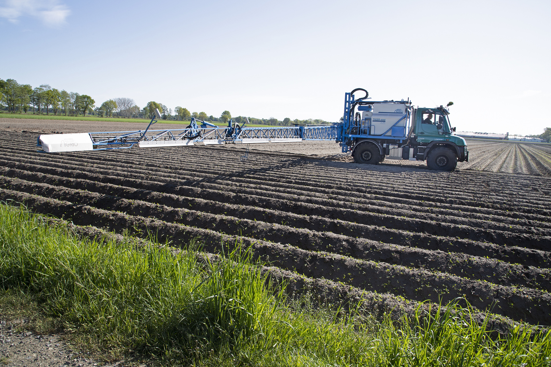 Unimog in agricultural operation The Unimog for modern agriculture: three implement carriers at Agritechnica