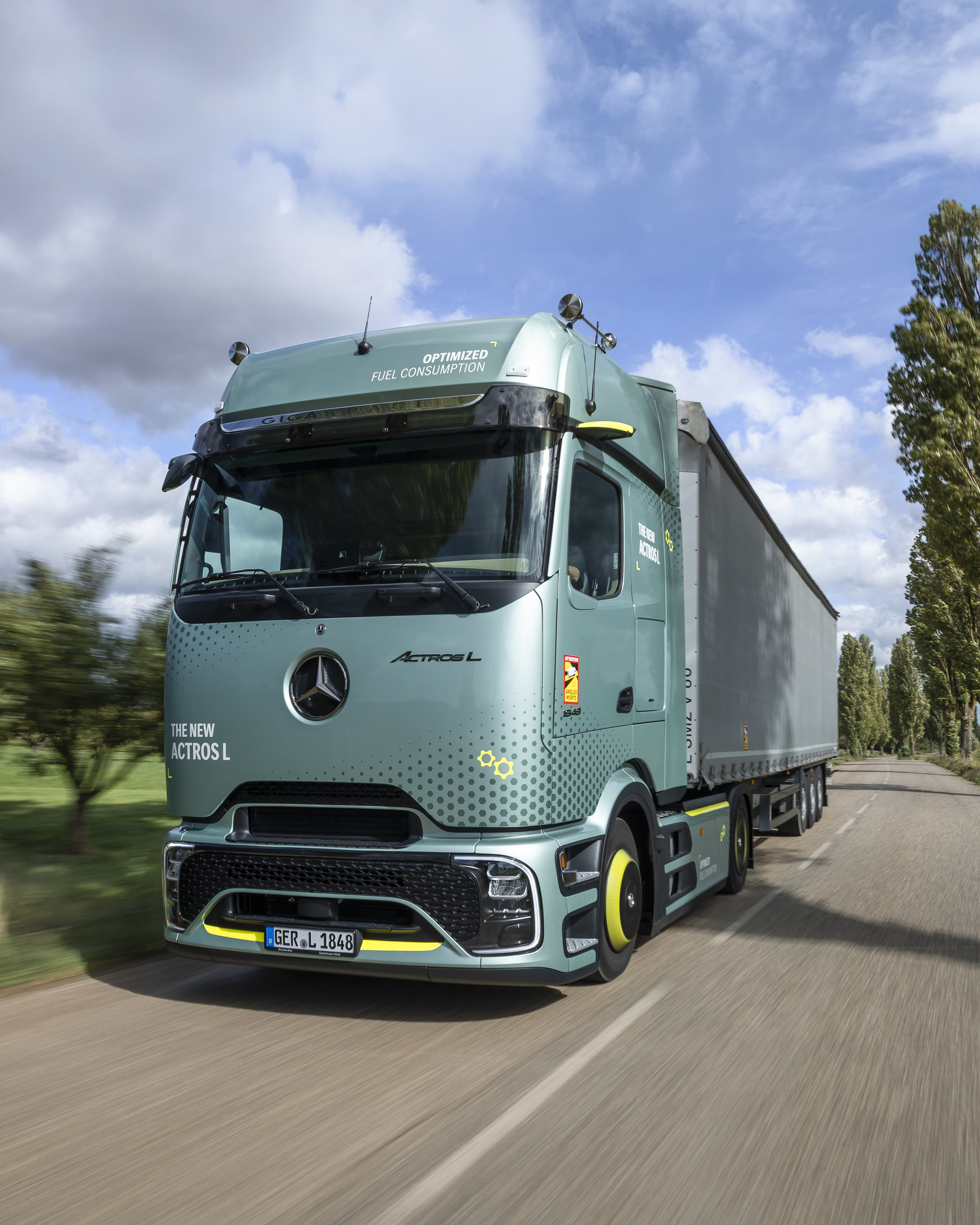 The Actros L on the roads around Molsheim, facility of Mercedes-Benz Trucks in France Mercedes-Benz Actros L