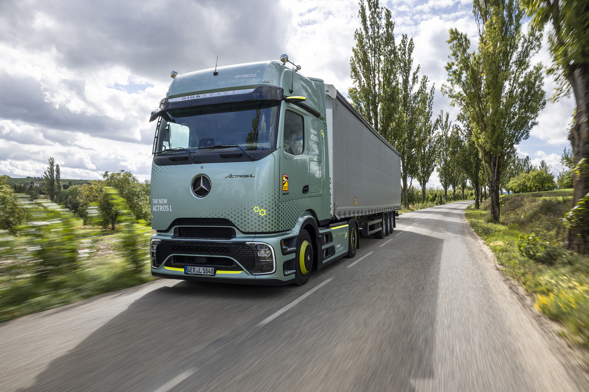 The Actros L on the roads around Molsheim, facility of Mercedes-Benz Trucks in France Mercedes-Benz Actros L