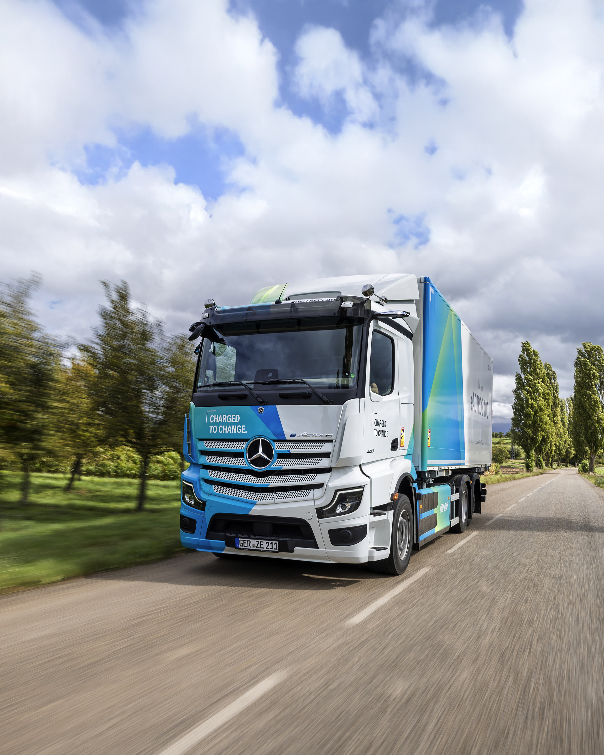 The new Mercedes-Benz eActros 400 of the second generation eActros models Mercedes-Benz eActros 400