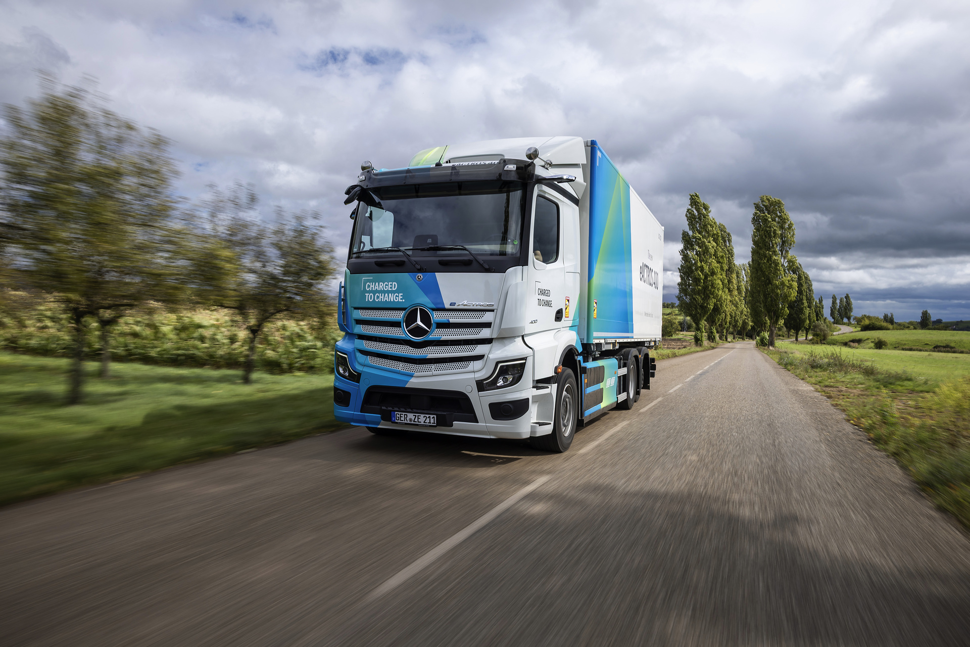 The new Mercedes-Benz eActros 400 of the second generation eActros models Mercedes-Benz eActros 400