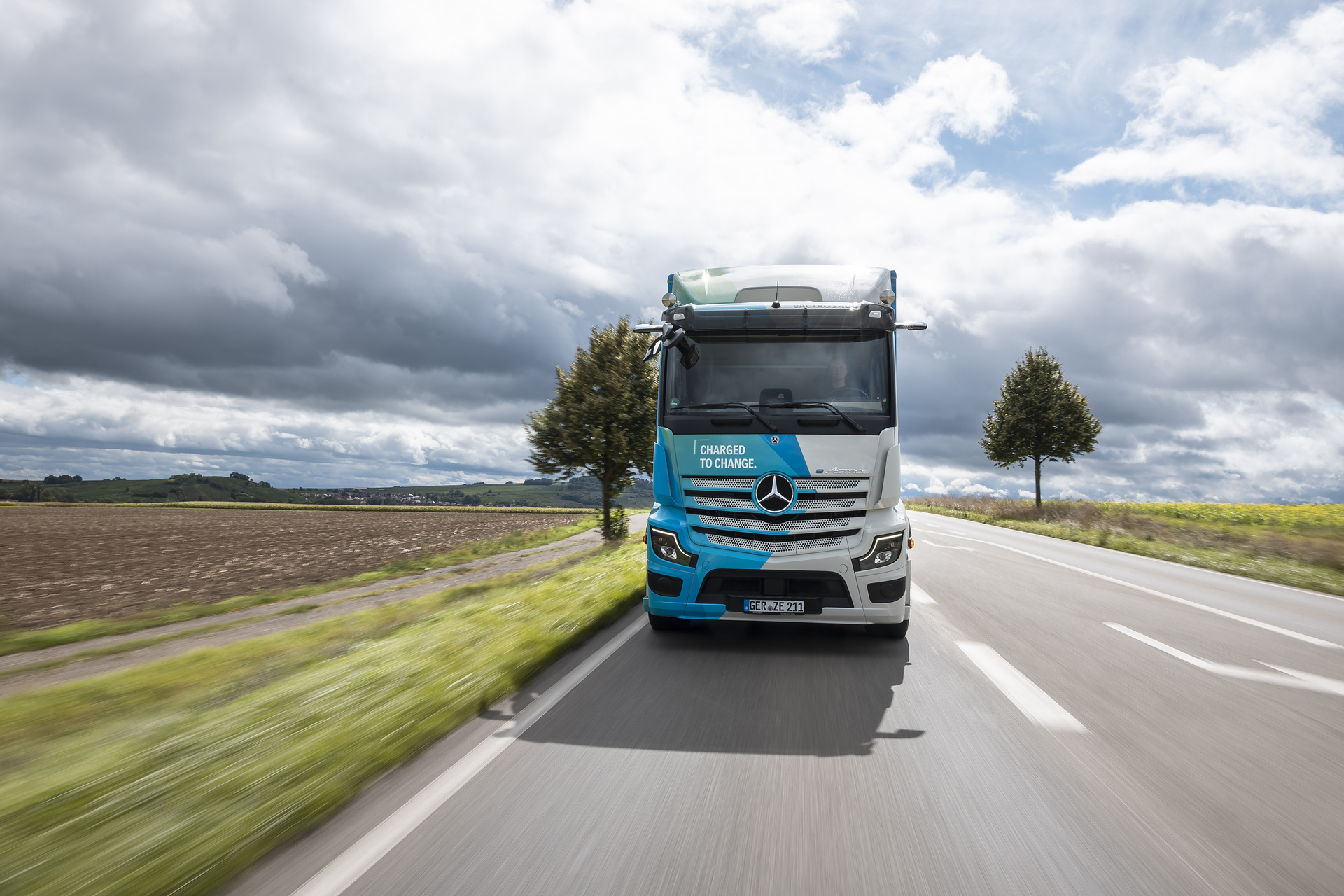 The new Mercedes-Benz eActros 400 of the second generation eActros models Mercedes-Benz eActros 400