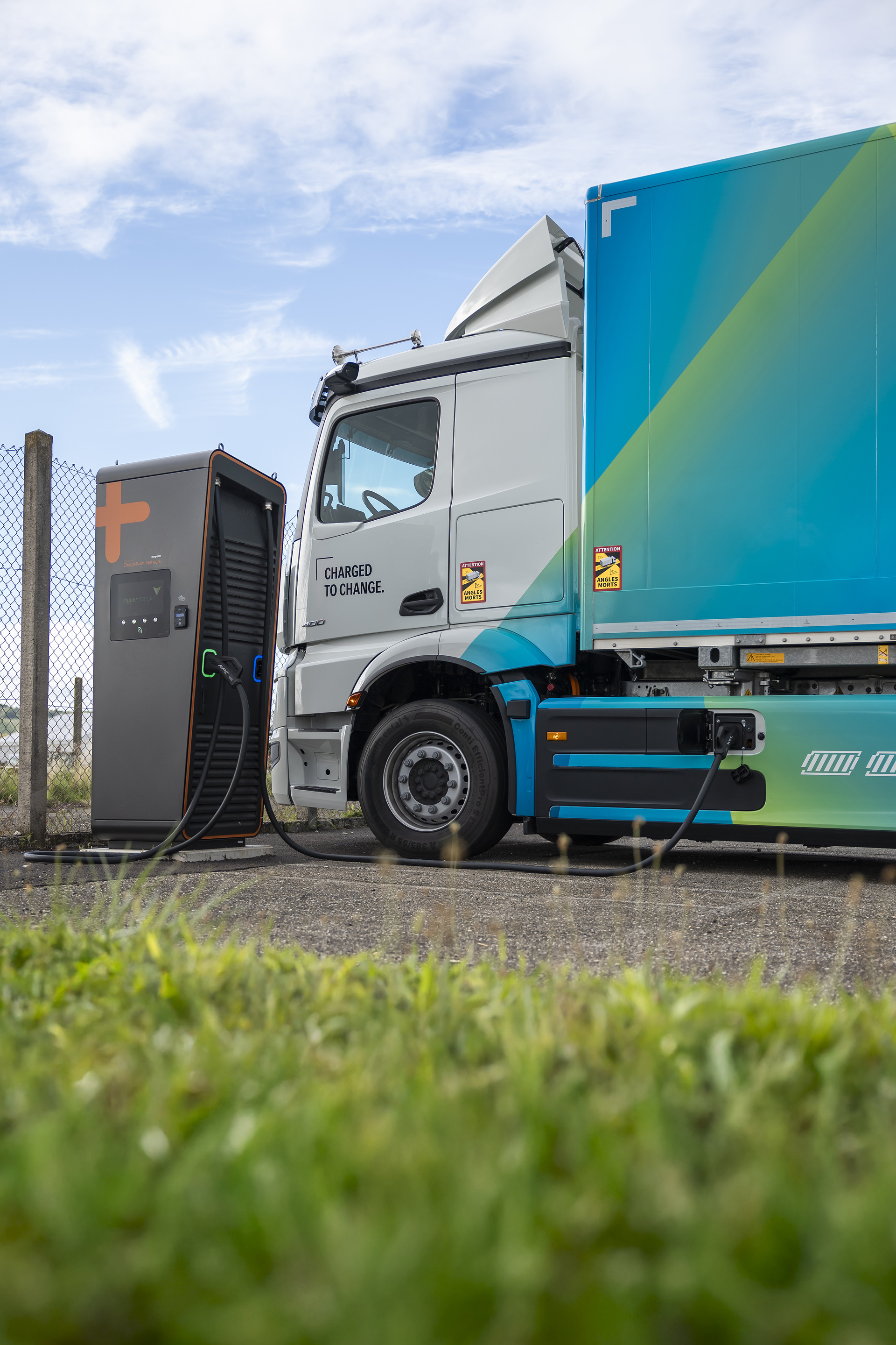 The new Mercedes-Benz eActros 400 of the second generation eActros models Mercedes-Benz eActros 400