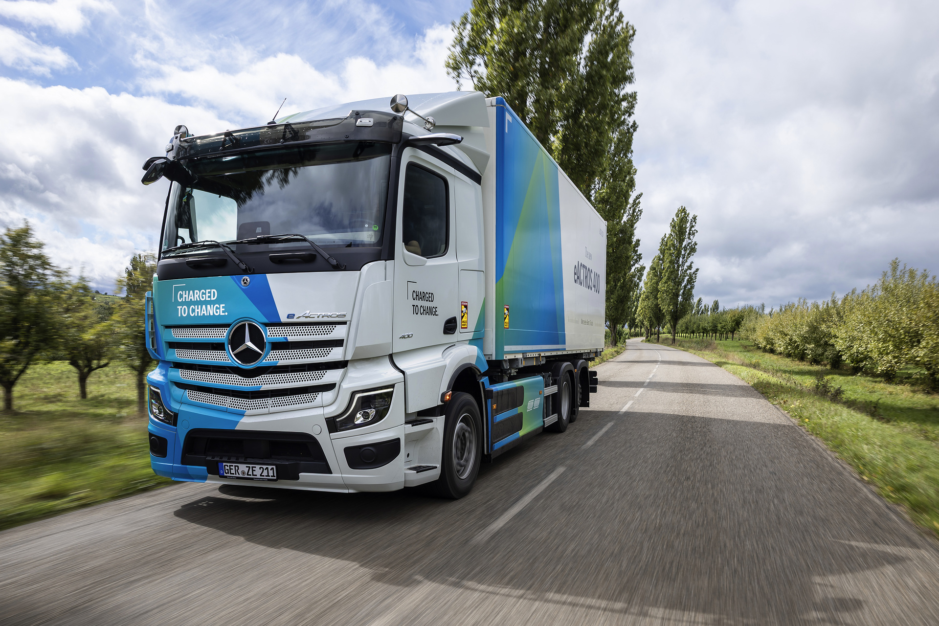 The new Mercedes-Benz eActros 400 of the second generation eActros models Mercedes-Benz eActros 400