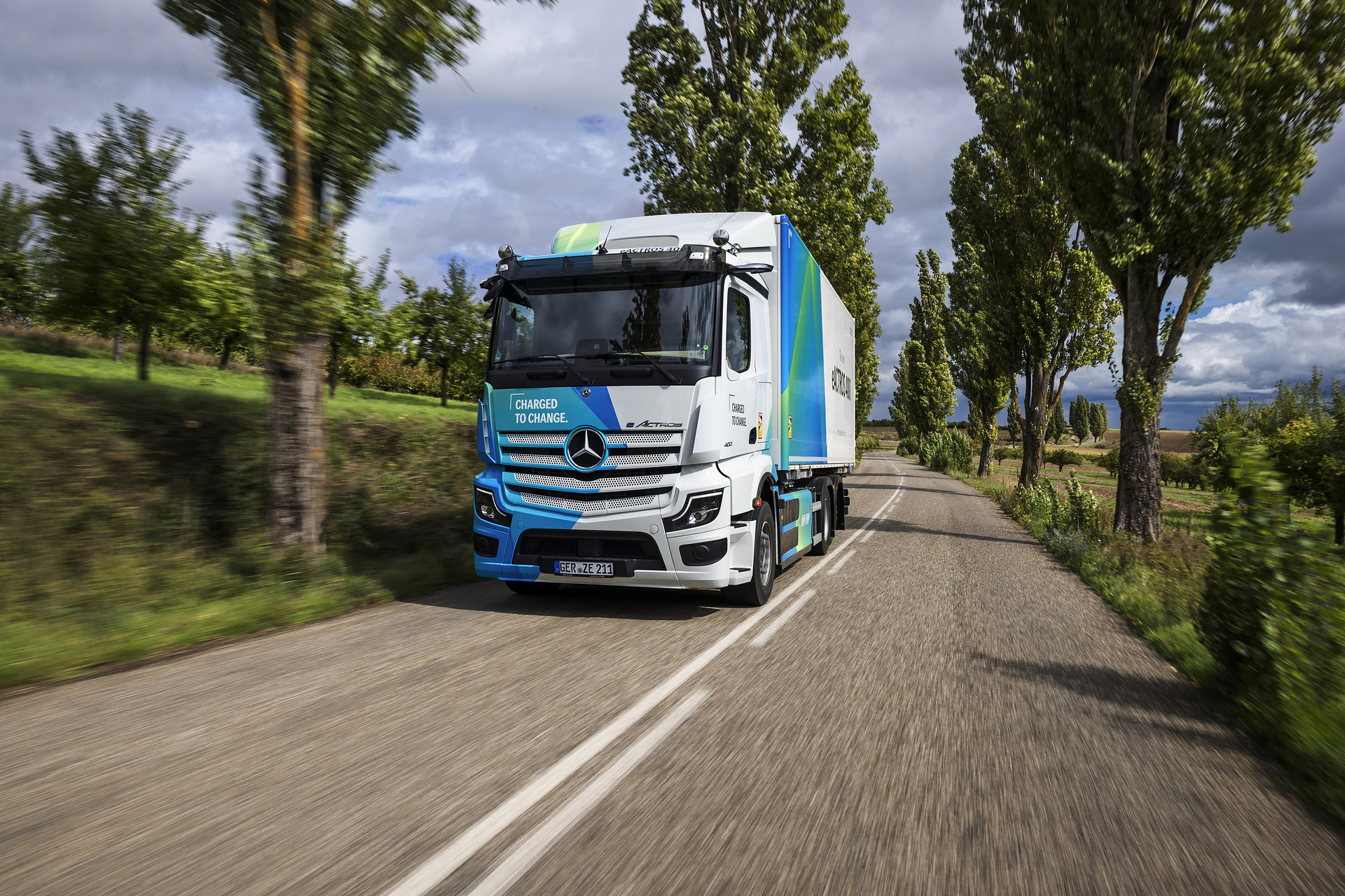 The new Mercedes-Benz eActros 400 of the second generation eActros models Mercedes-Benz eActros 400