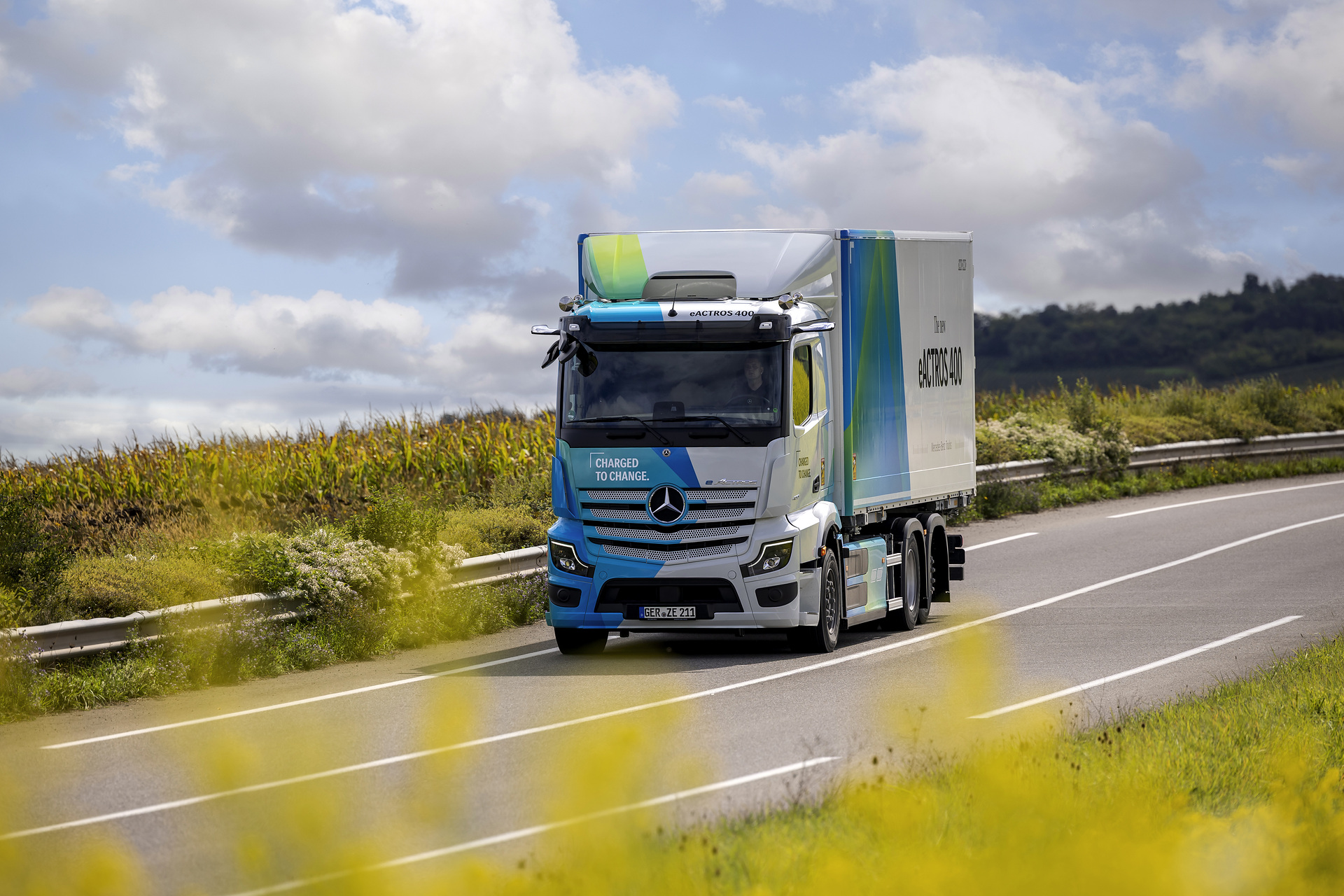 The new Mercedes-Benz eActros 400 of the second generation eActros models Mercedes-Benz eActros 400