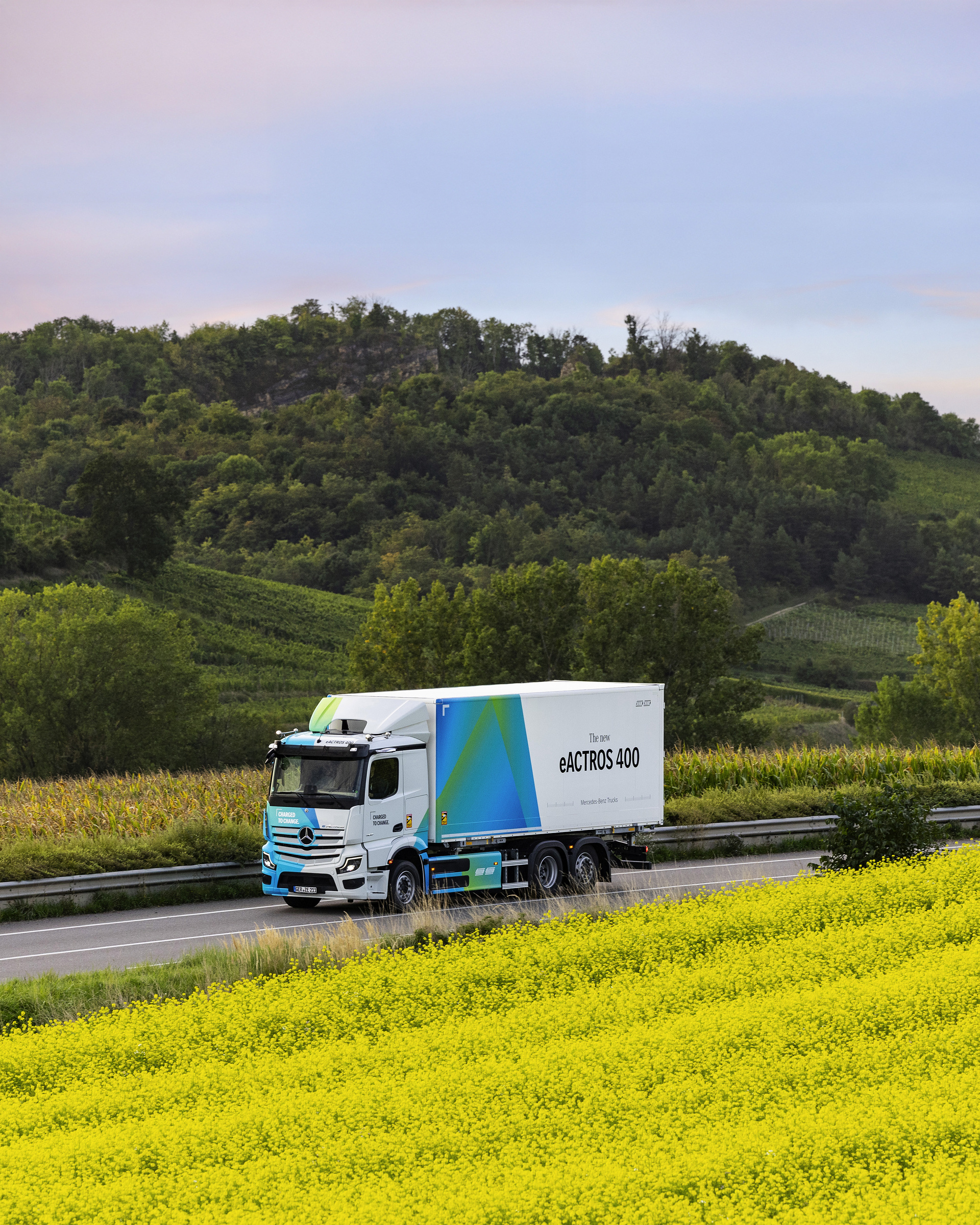 The new Mercedes-Benz eActros 400 of the second generation eActros models Mercedes-Benz eActros 400