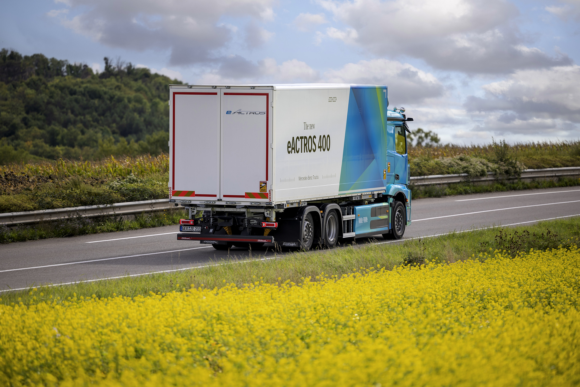 The new Mercedes-Benz eActros 400 of the second generation eActros models Mercedes-Benz eActros 400