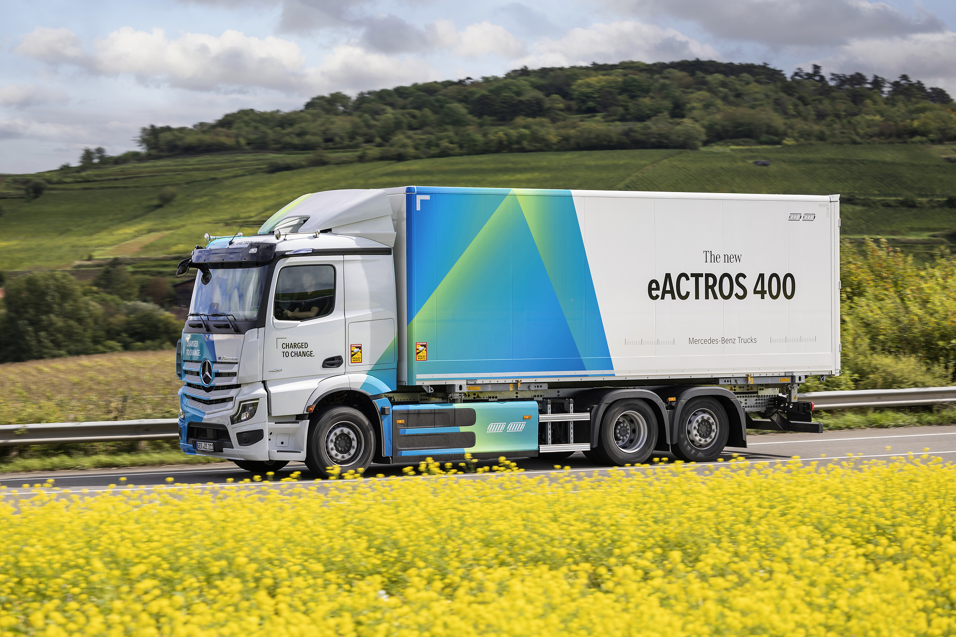 The new Mercedes-Benz eActros 400 of the second generation eActros models Mercedes-Benz eActros 400