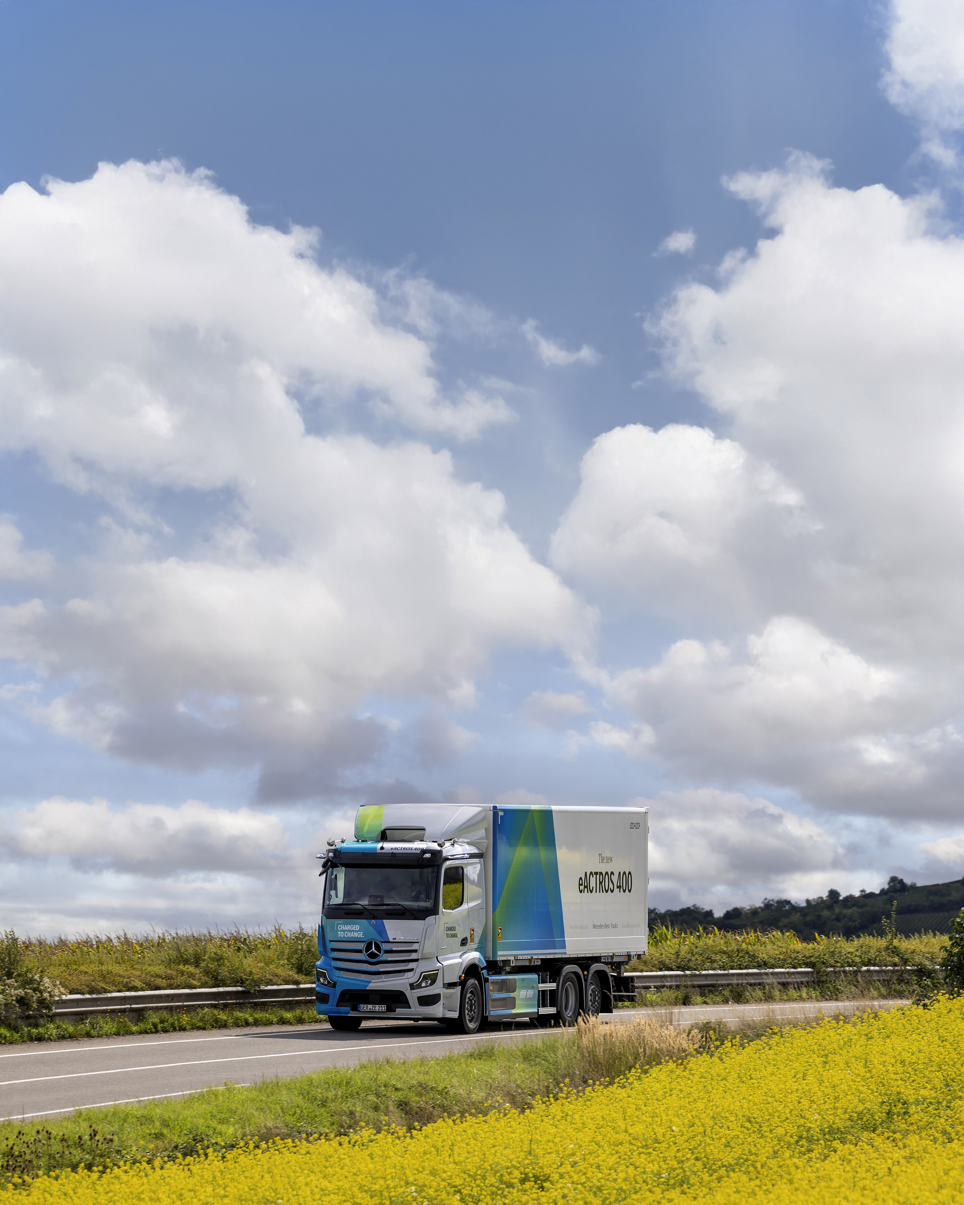 The new Mercedes-Benz eActros 400 of the second generation eActros models Mercedes-Benz eActros 400
