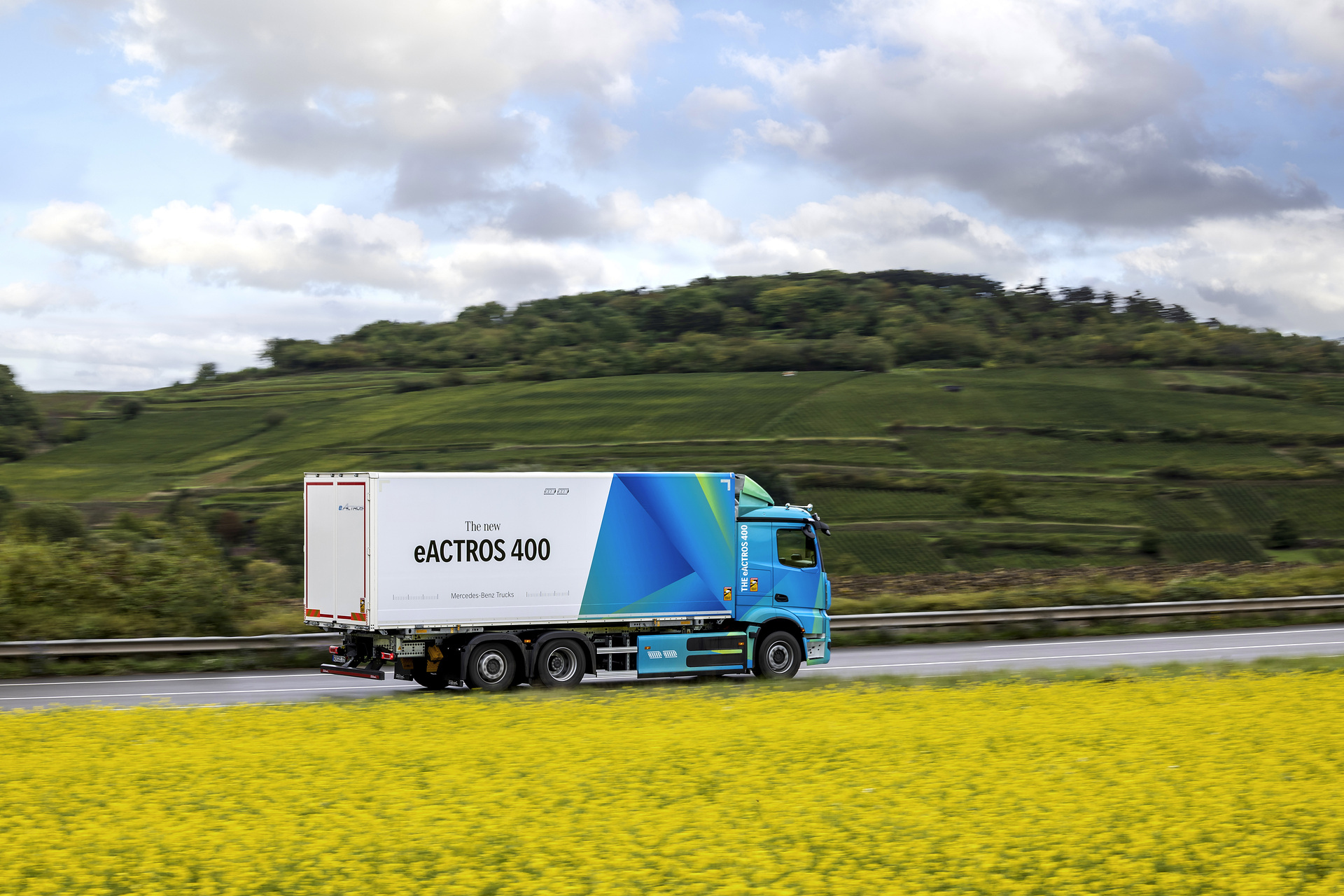 The new Mercedes-Benz eActros 400 of the second generation eActros models Mercedes-Benz eActros 400