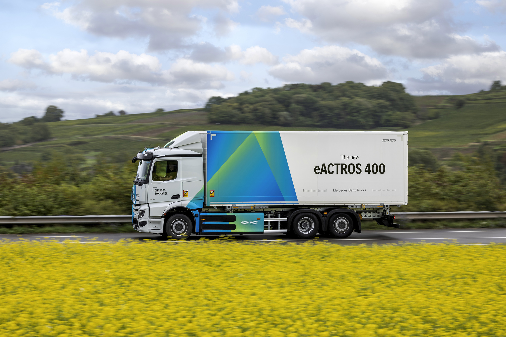The new Mercedes-Benz eActros 400 of the second generation eActros models Mercedes-Benz eActros 400