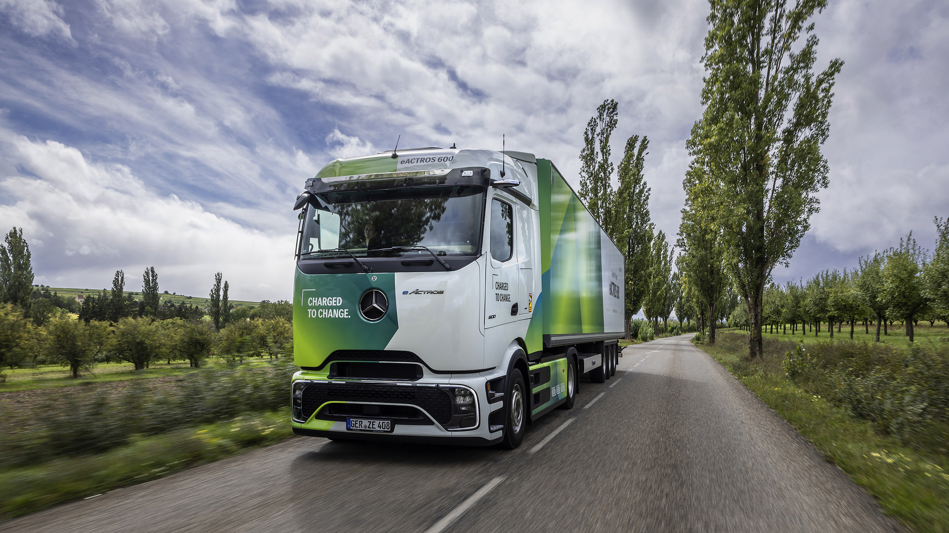 The Mercedes-Benz eActros 600 on the roads around Molsheim, facility of Mercedes-Benz Trucks in France Mercedes-Benz eActros 600