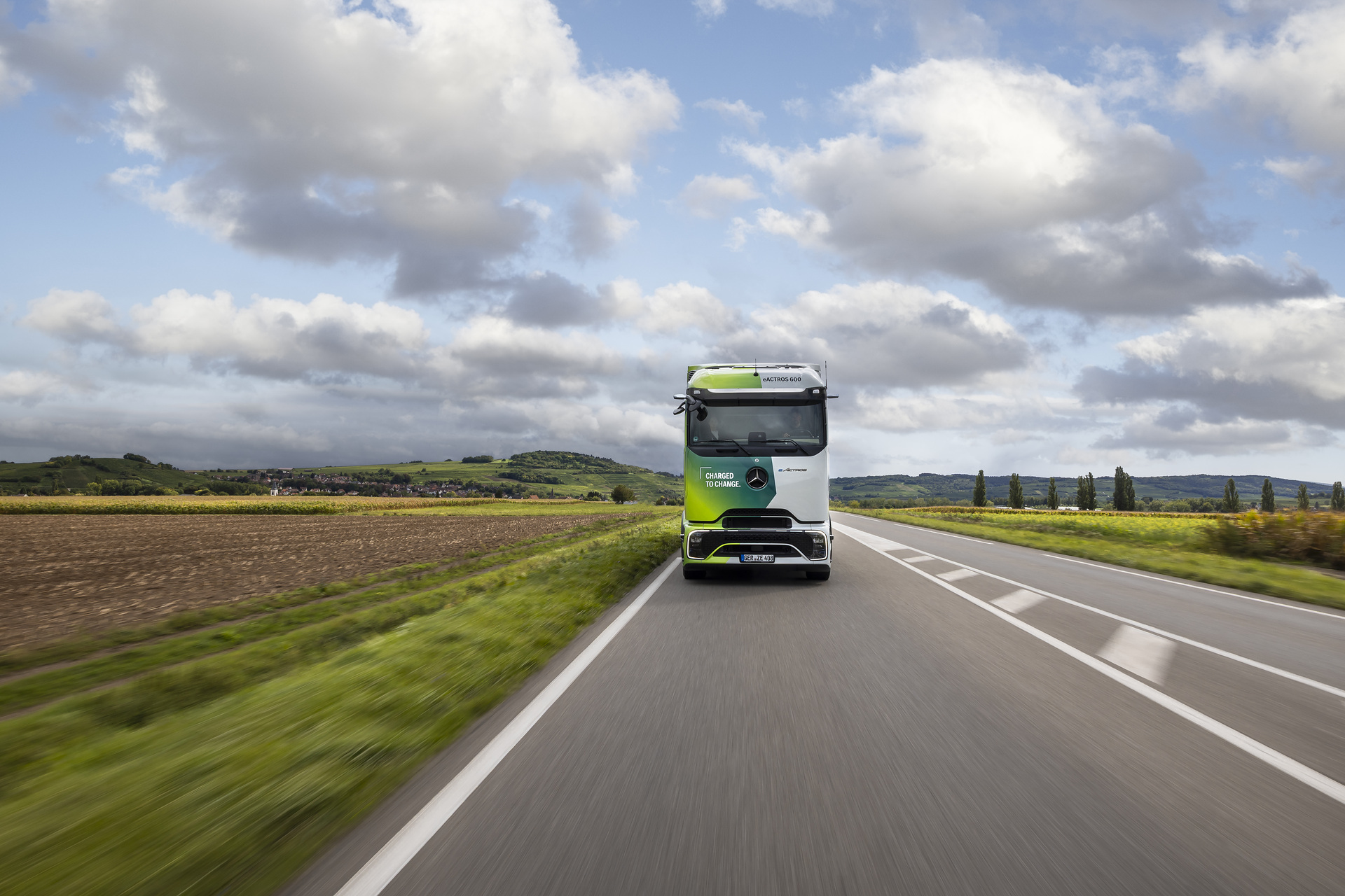 The Mercedes-Benz eActros 600 on the roads around Molsheim, facility of Mercedes-Benz Trucks in France Mercedes-Benz eActros 600
