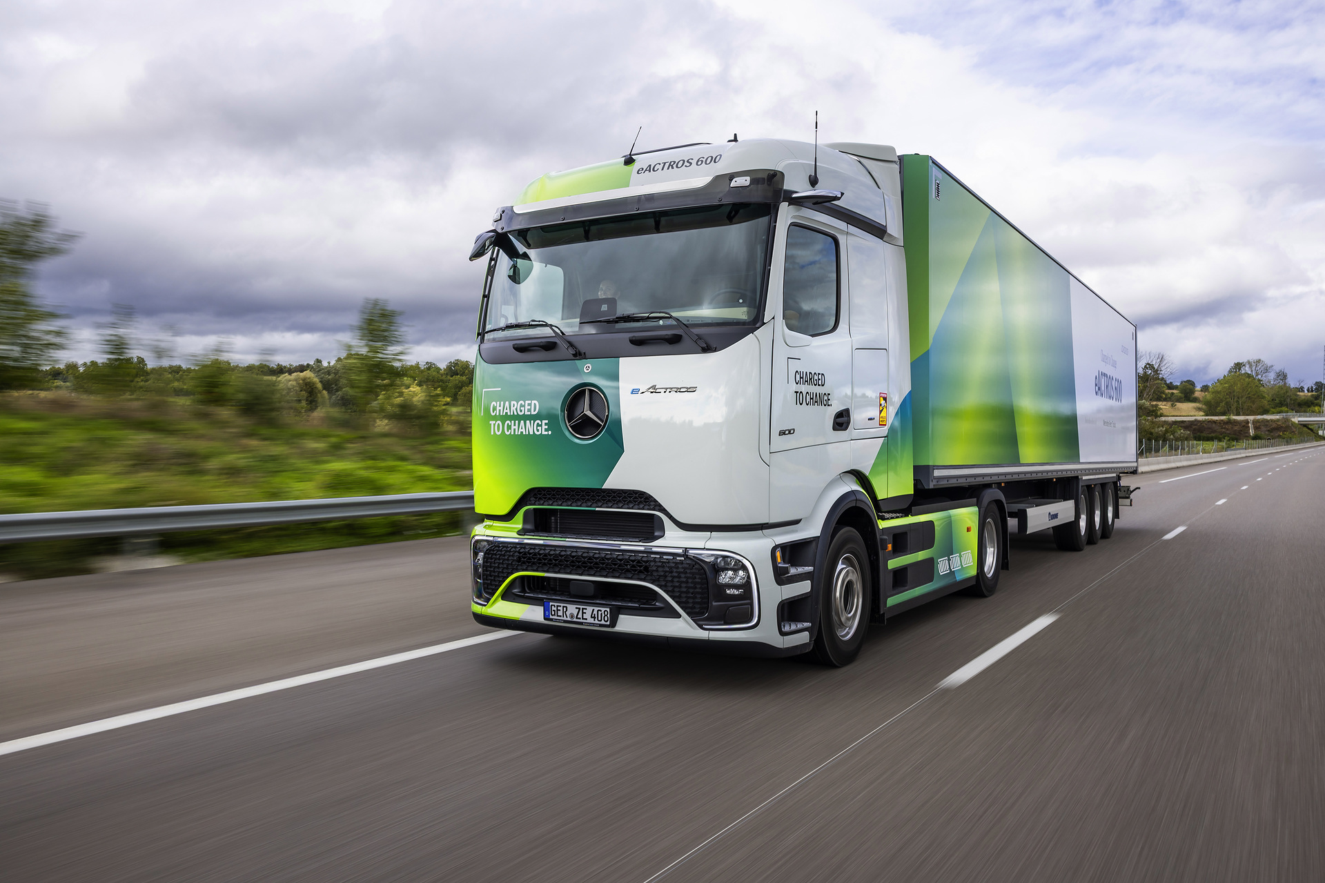 The Mercedes-Benz eActros 600 on the roads around Molsheim, facility of Mercedes-Benz Trucks in France Mercedes-Benz eActros 600