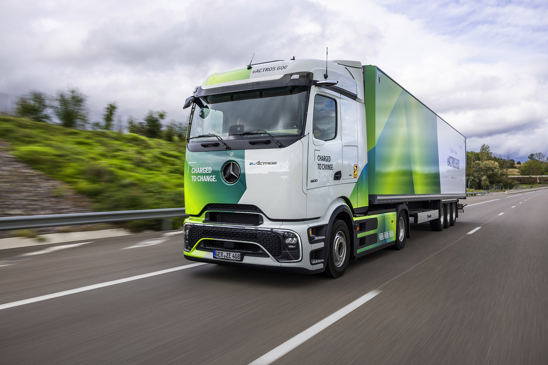 The Mercedes-Benz eActros 600 on the roads around Molsheim, facility of Mercedes-Benz Trucks in France Mercedes-Benz eActros 600