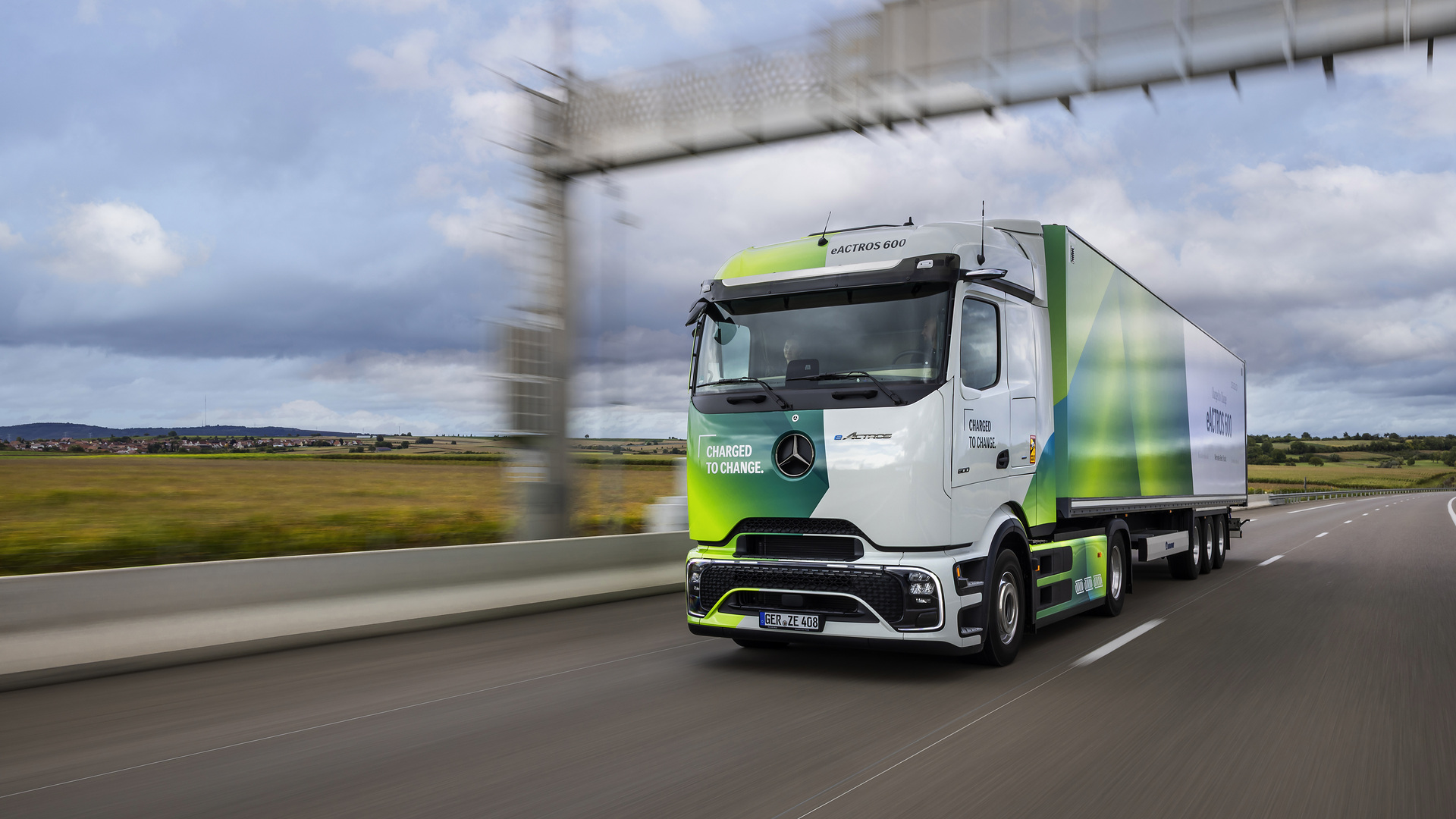 The Mercedes-Benz eActros 600 on the roads around Molsheim, facility of Mercedes-Benz Trucks in France Mercedes-Benz eActros 600