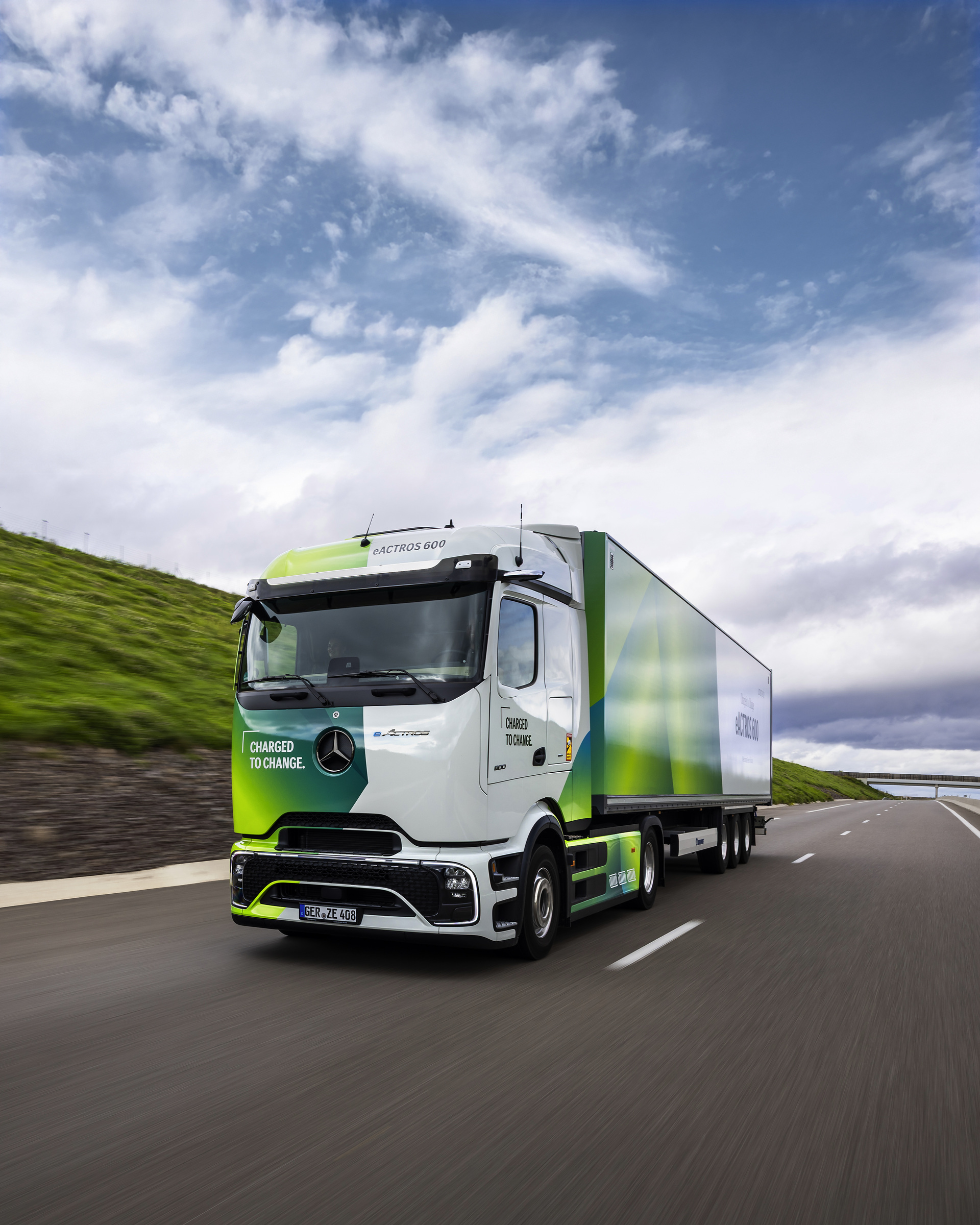 The Mercedes-Benz eActros 600 on the roads around Molsheim, facility of Mercedes-Benz Trucks in France Mercedes-Benz eActros 600