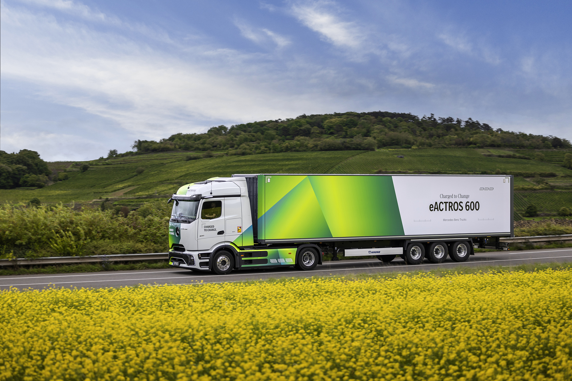 The Mercedes-Benz eActros 600 on the roads around Molsheim, facility of Mercedes-Benz Trucks in France Mercedes-Benz eActros 600
