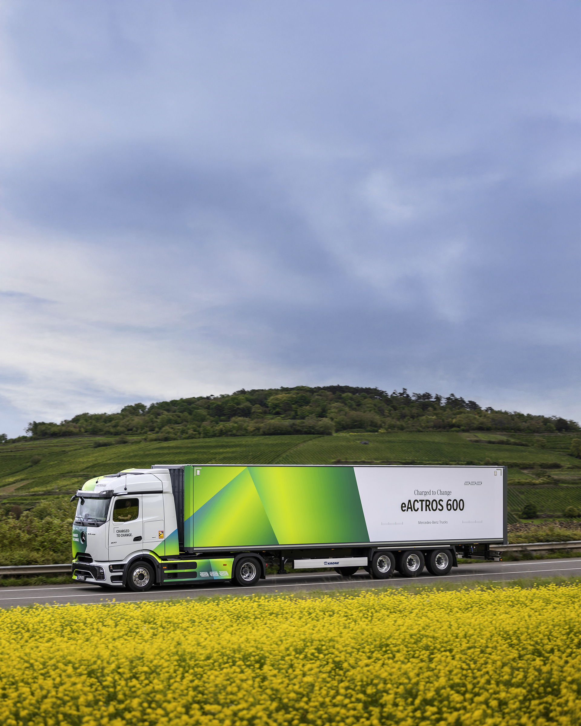 The Mercedes-Benz eActros 600 on the roads around Molsheim, facility of Mercedes-Benz Trucks in France Mercedes-Benz eActros 600