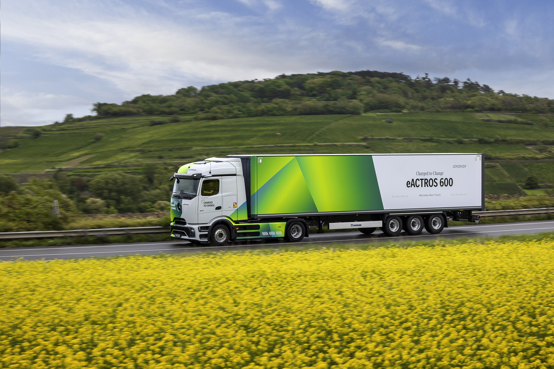 The Mercedes-Benz eActros 600 on the roads around Molsheim, facility of Mercedes-Benz Trucks in France Mercedes-Benz eActros 600