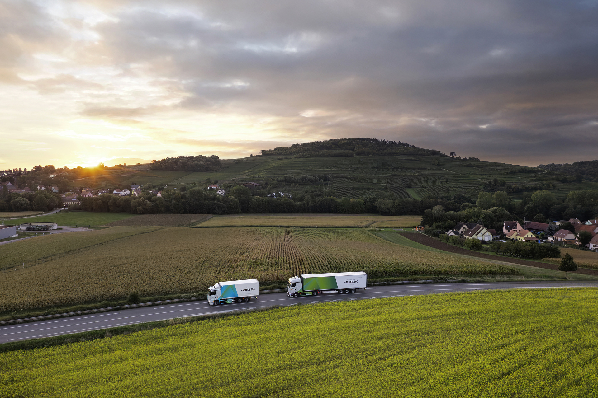 Mercedes-Benz Trucks Driving Experience for media around the manufacturers facility in Molsheim, France Group pictures: Mercedes-Benz eActros 400 / eActros 600 / Actros L