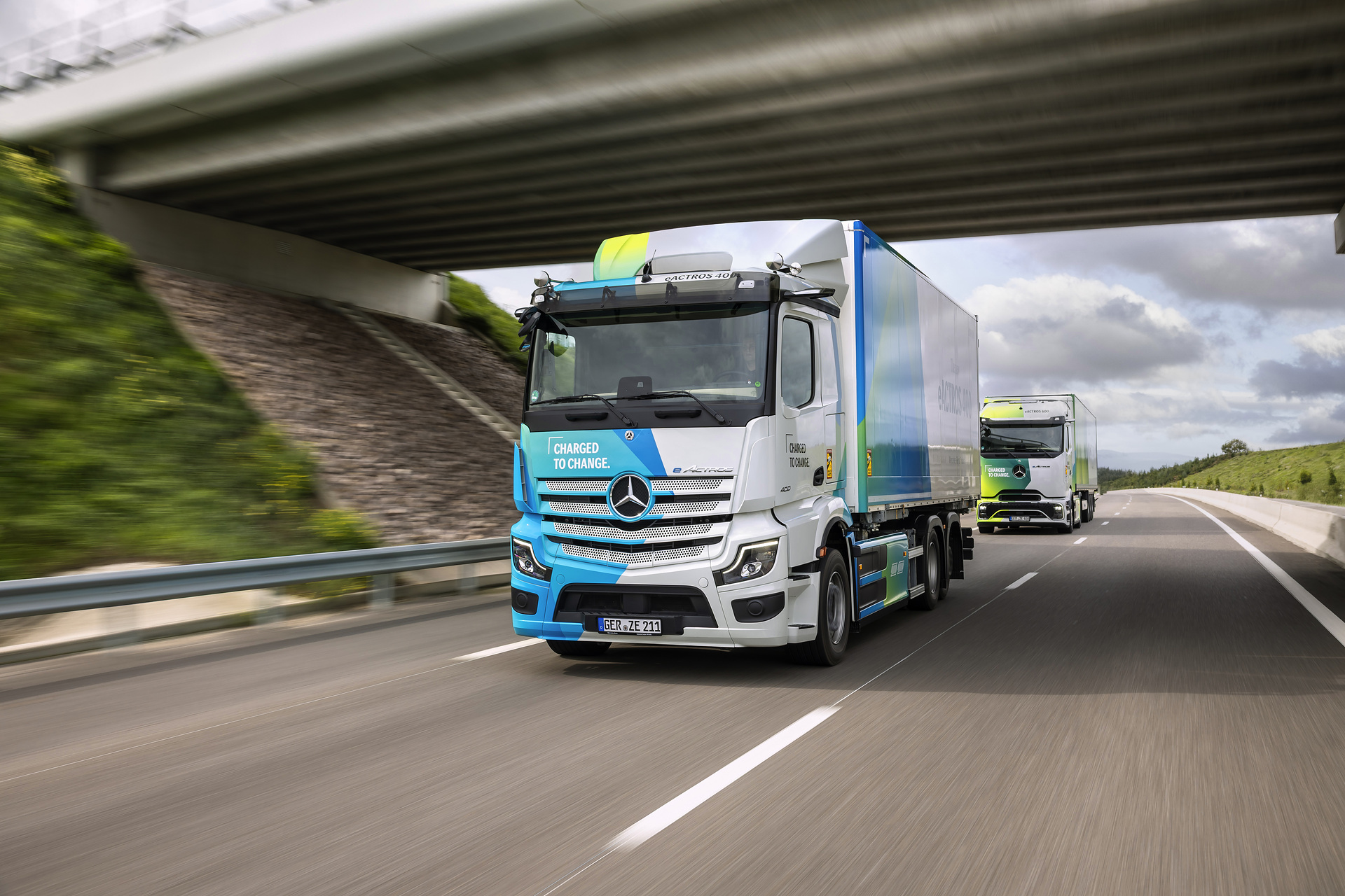 Mercedes-Benz Trucks Driving Experience for media around the manufacturers facility in Molsheim, France Group pictures: Mercedes-Benz eActros 400 / eActros 600 / Actros L
