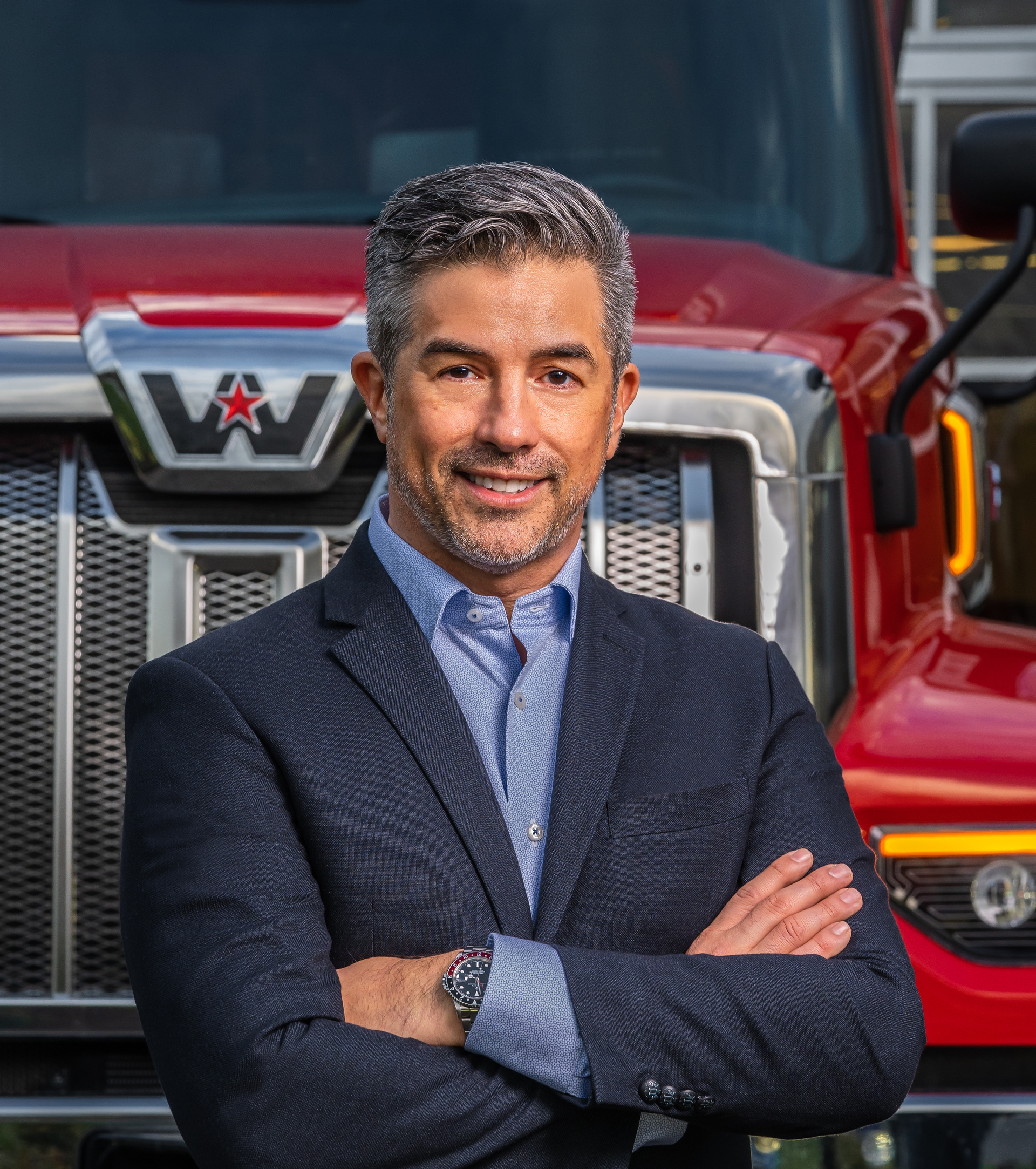 Andrew Johnson succeeds Jörg Howe as Head of Global Communications & External Affairs Daimler Truck | Andrew Johnson Andrew Johnson succeeds Jörg Howe as Head of Global Communications & External Affairs Daimler Truck